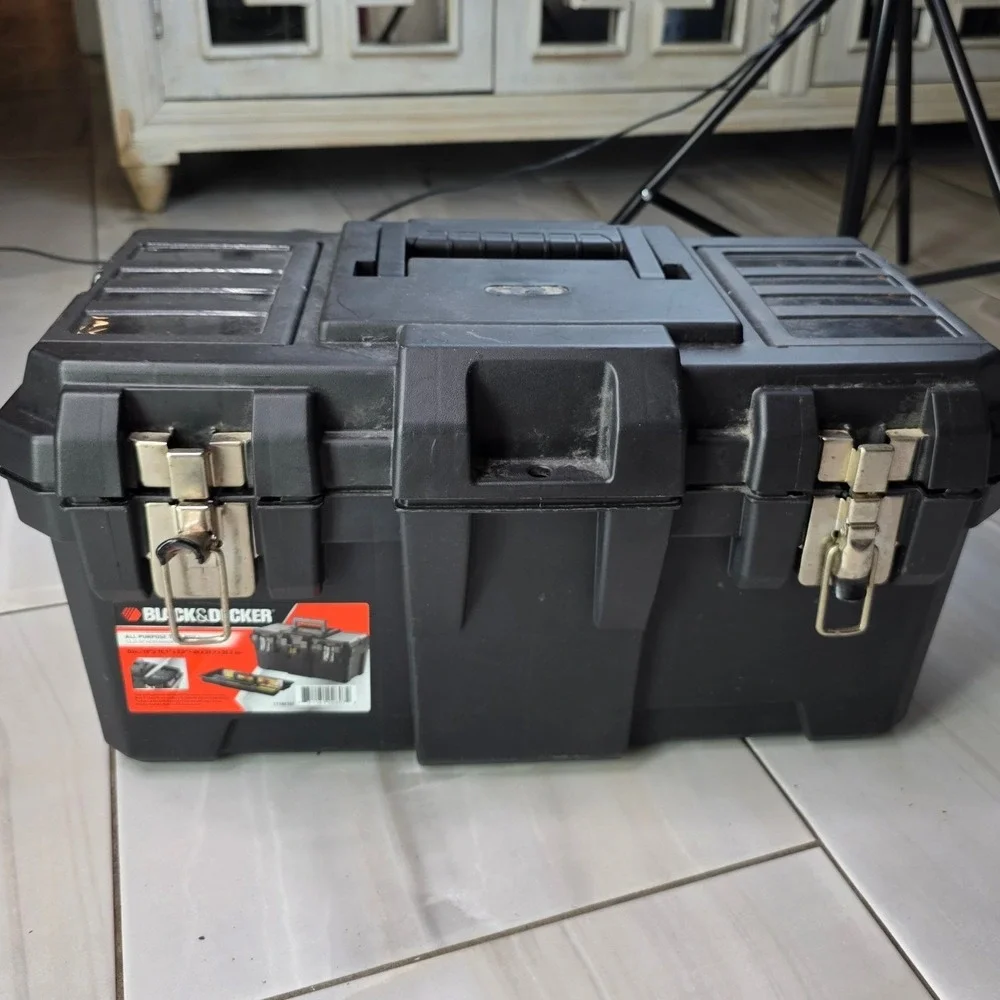 Black & Decker 19 Inch All Purpose Toolbox Metal Latches Black Plastic 17185157